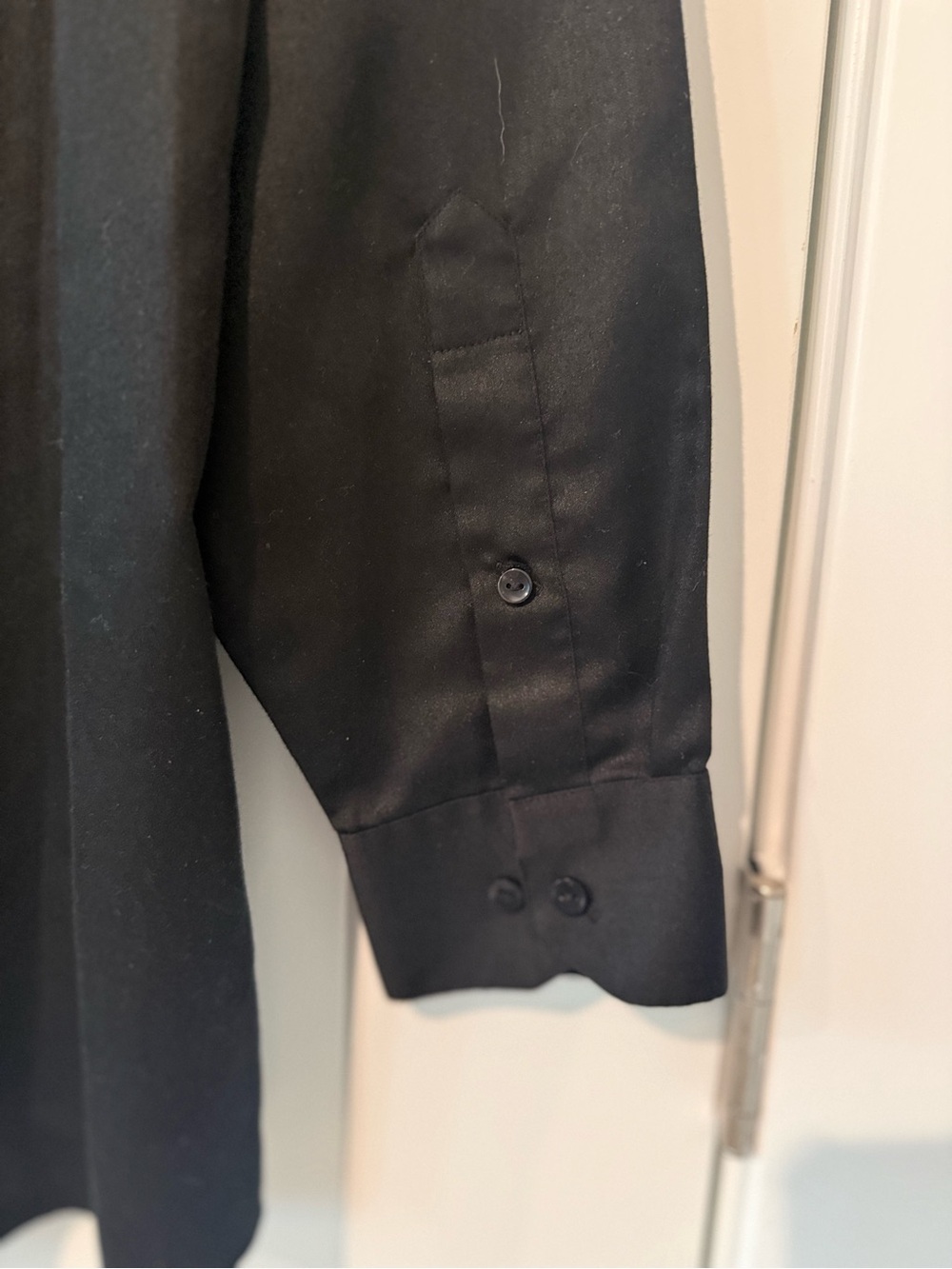 Geoffrey Beene Men's Black Button-Up Dress Shirt - Picture 6 of 7